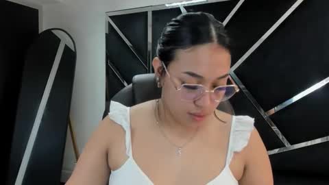 isabellrodriguez18 online show from 11-18-25, 03:56