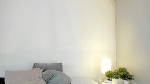 Snapshot of isameow chatting on 02-05-25, 12:31 isameow online show from 02-05-25, 12:31