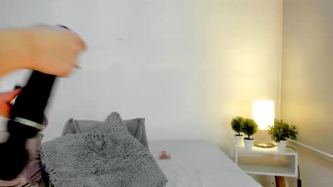 Snapshot of isameow chatting on 02-14-25, 01:13 isameow online show from 02-14-25, 01:13