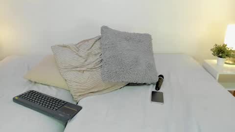 Snapshot of isameow chatting on 02-22-25, 01:33 isameow online show from 02-22-25, 01:33