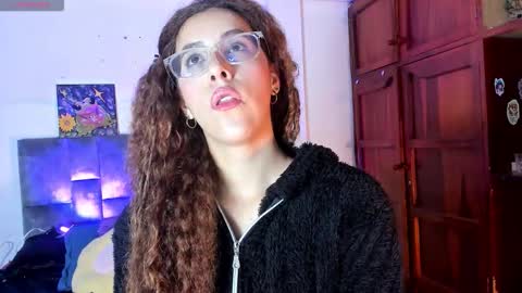 Isabela  online show from 11-07-25, 03:17