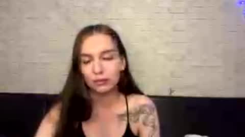 Snapshot of isarayner chatting on 05-29-26, 05:44 Vita online show from 05-29-26, 05:44