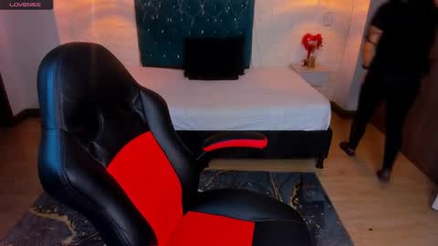 isabel  online show from 03-12-25, 10:48