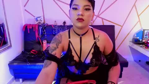 Snapshot of ise_lunny chatting on 10-22-25, 02:45 isabela online show from 10-22-25, 02:45