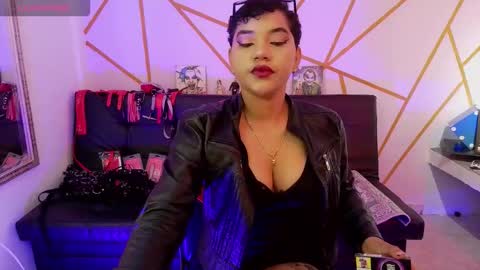 Snapshot of ise_lunny chatting on 11-05-25, 11:16 isabela online show from 11-05-25, 11:16