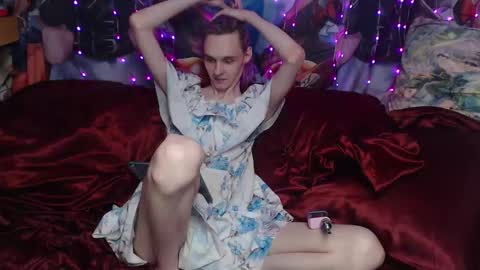 Snapshot of iselestias chatting on 10-03-25, 11:13 Sele online show from 10-03-25, 11:13