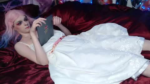Snapshot of iselestias chatting on 06-06-26, 10:25 Sele online show from 06-06-26, 10:25