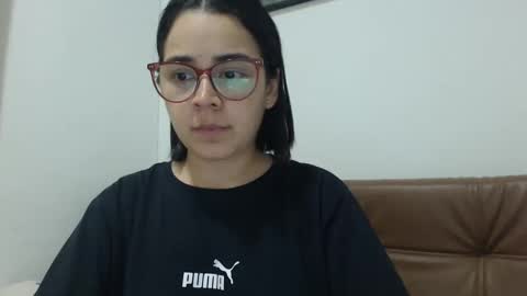 Snapshot of isemma chatting on 10-22-25, 02:45 Emma online show from 10-22-25, 02:45