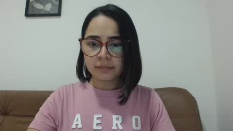 Snapshot of isemma chatting on 10-29-25, 03:20 Emma online show from 10-29-25, 03:20