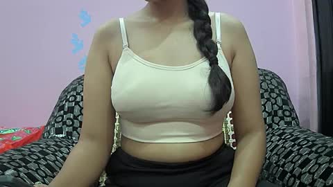 ishika_singh_ online show from 10-31-25, 02:23