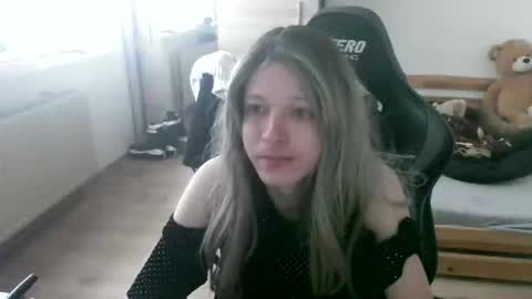 Snapshot of isilmarith chatting on 03-15-26, 12:00 isilmarith online show from 03-15-26, 12:00