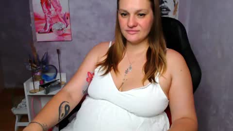 Snapshot of isingle_mom chatting on 07-15-26, 04:51 isingle_mom online show from 07-15-26, 04:51