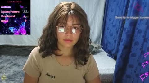 Snapshot of isis_11 chatting on 04-11-26, 12:15 isis_11 online show from 04-11-26, 12:15