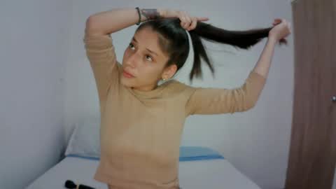 Snapshot of isis_pink chatting on 01-27-25, 10:49 Alaya online show from 01-27-25, 10:49