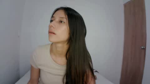 Snapshot of isis_pink chatting on 01-30-25, 03:19 Alaya online show from 01-30-25, 03:19