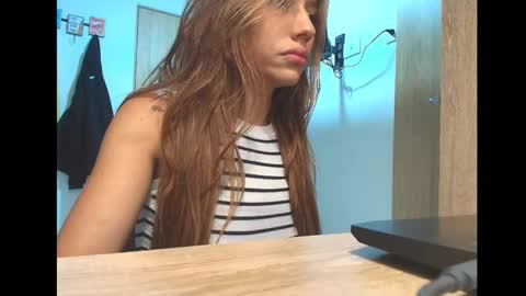 Snapshot of isis_pink chatting on 01-07-26, 03:42 Alaya online show from 01-07-26, 03:42