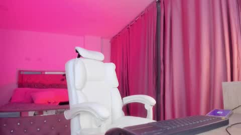 Snapshot of isisdream_ chatting on 01-17-26, 03:00 isis online show from 01-17-26, 03:00