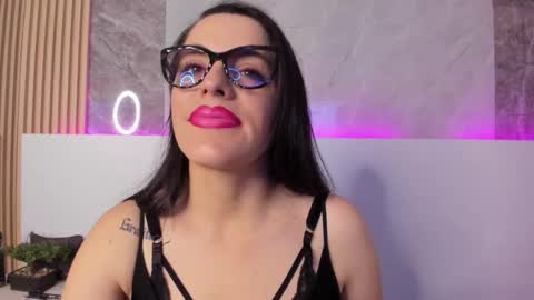 Isis Noir online show from 09-19-25, 07:47