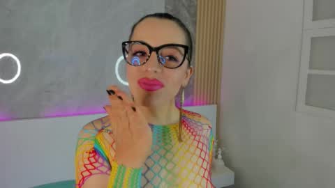 Isis Noir online show from 10-01-25, 07:09