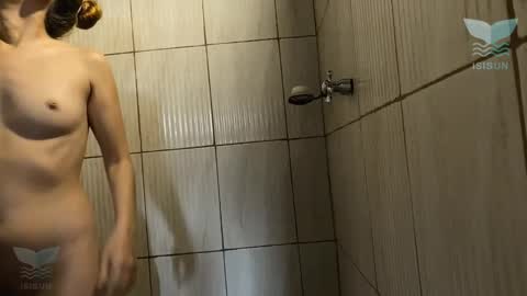 Snapshot of isissun03 chatting on 02-01-26, 02:15 Isis SUN online show from 02-01-26, 02:15