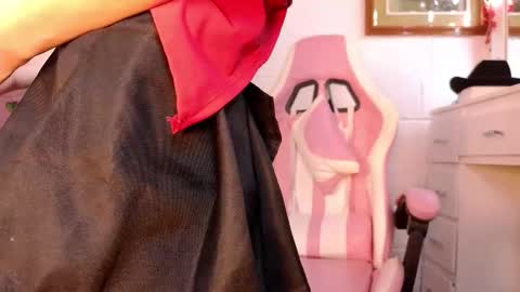 Isla Rosee18 online show from 11-30-25, 01:31