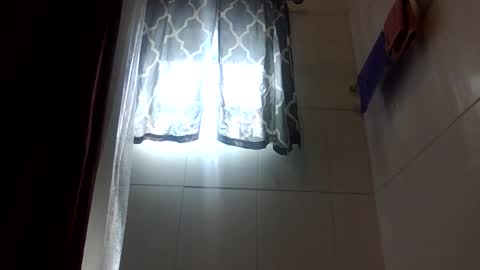Snapshot of islandbey242 chatting on 05-19-26, 02:23 islandbey242 online show from 05-19-26, 02:23