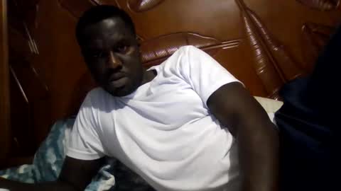 Snapshot of islandbey242 chatting on 05-20-26, 04:29 islandbey242 online show from 05-20-26, 04:29