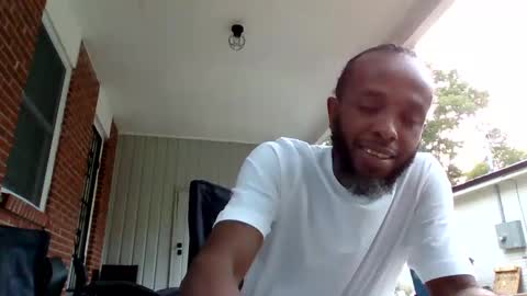 Snapshot of islandmaker chatting on 09-10-25, 11:27 islandmaker online show from 09-10-25, 11:27