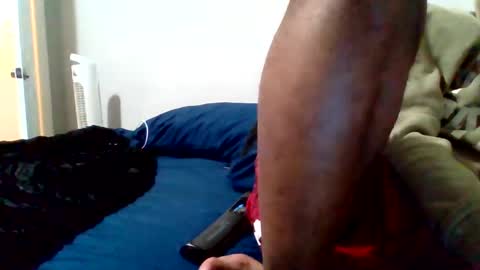 Snapshot of islandmaker chatting on 10-05-25, 10:46 islandmaker online show from 10-05-25, 10:46