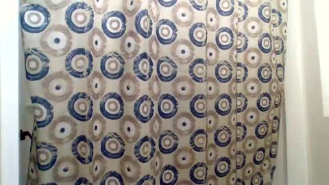 Snapshot of islandmaker chatting on 10-27-25, 08:07 islandmaker online show from 10-27-25, 08:07