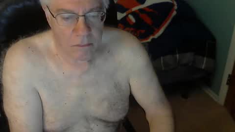 Snapshot of islesman22 chatting on 09-28-25, 10:31 islesman22 online show from 09-28-25, 10:31