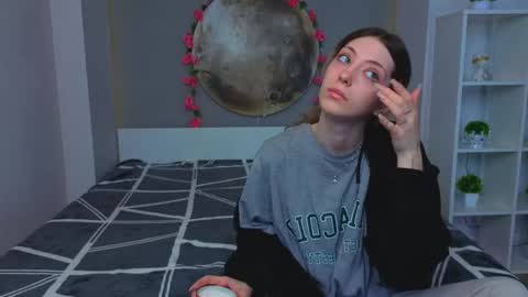 Emilia online show from 02-25-26, 07:18