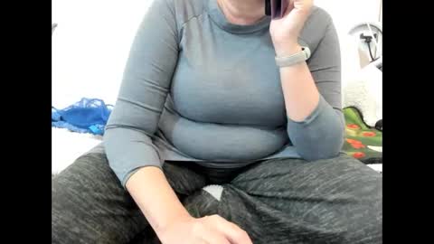 Snapshot of israelymilf chatting on 12-22-24, 01:55 Marta online show from 12-22-24, 01:55