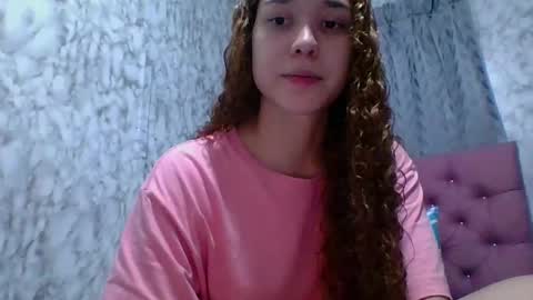 Snapshot of issa30213 chatting on 01-28-25, 01:39 Issa online show from 01-28-25, 01:39