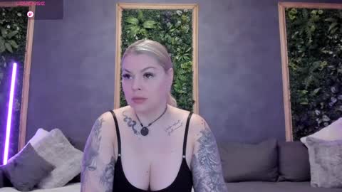 Snapshot of issaa20 chatting on 04-30-26, 05:03 Alisa online show from 04-30-26, 05:03