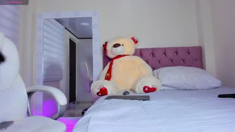 Snapshot of issabellarodriguez chatting on 01-26-25, 10:12 Isa online show from 01-26-25, 10:12