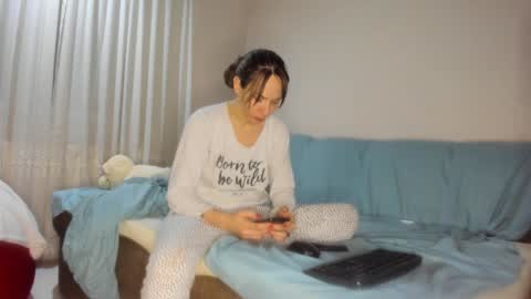 Issabelle online show from 02-03-25, 05:40