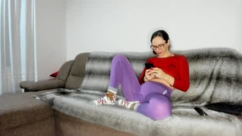 Issabelle online show from 02-08-25, 11:01