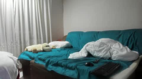 Issabelle online show from 02-11-25, 06:19