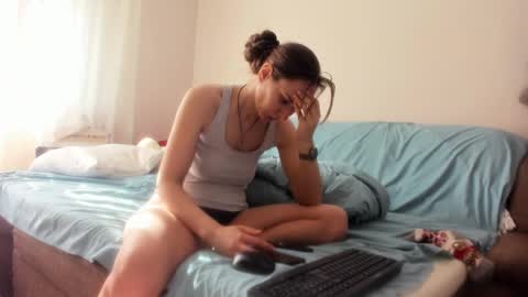 Issabelle online show from 03-10-25, 07:32