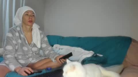 Issabelle online show from 02-16-26, 03:57