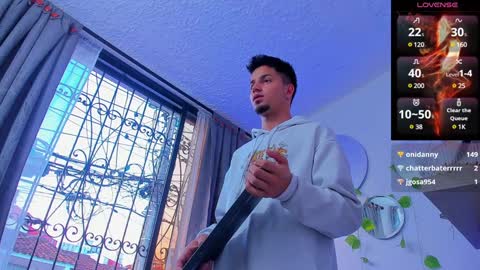 Snapshot of issac_james chatting on 01-21-25, 11:24 Issac online show from 01-21-25, 11:24