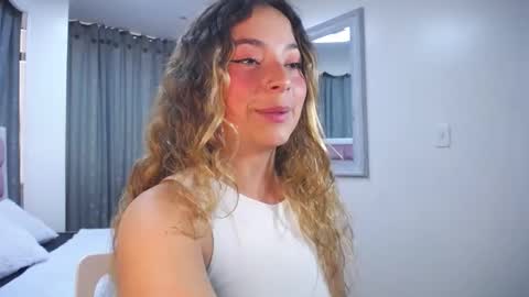 issadorajames online show from 01-07-25, 06:14