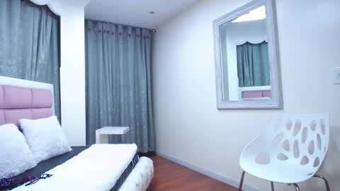 issadorajames online show from 01-21-25, 12:57