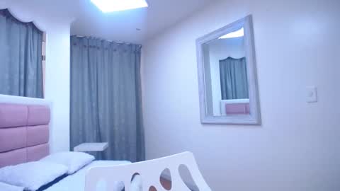 issadorajames online show from 01-29-25, 07:22