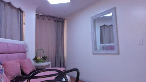 issadorajames online show from 12-16-25, 07:19