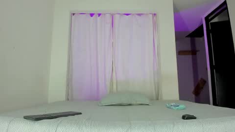 Isabella  online show from 06-06-26, 10:42