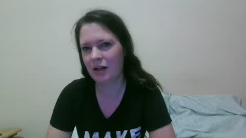 issamayy333 online show from 10-15-25, 02:55