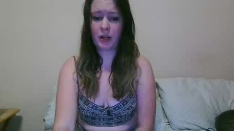 issamayy333 online show from 10-21-25, 02:34