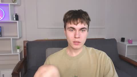 Snapshot of istairee chatting on 01-08-25, 10:04 Maks online show from 01-08-25, 10:04